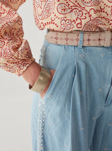 Carica l'immagine nel visualizzatore di Gallery, PANTALONI INDIRA WESTERN BLUE