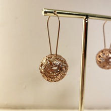 Carica l'immagine nel visualizzatore di Gallery, Orecchini pendenti sfera
