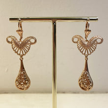 Carica l'immagine nel visualizzatore di Gallery, Orecchini pendenti goccia
