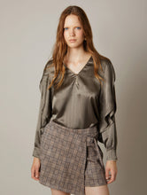 Carica l&#39;immagine nel visualizzatore di Gallery, CAMICIA SATIN
