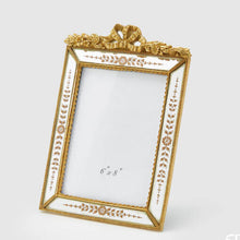 Carica l&#39;immagine nel visualizzatore di Gallery, PORTAFOTO DECO&#39; CON FIOCCO
